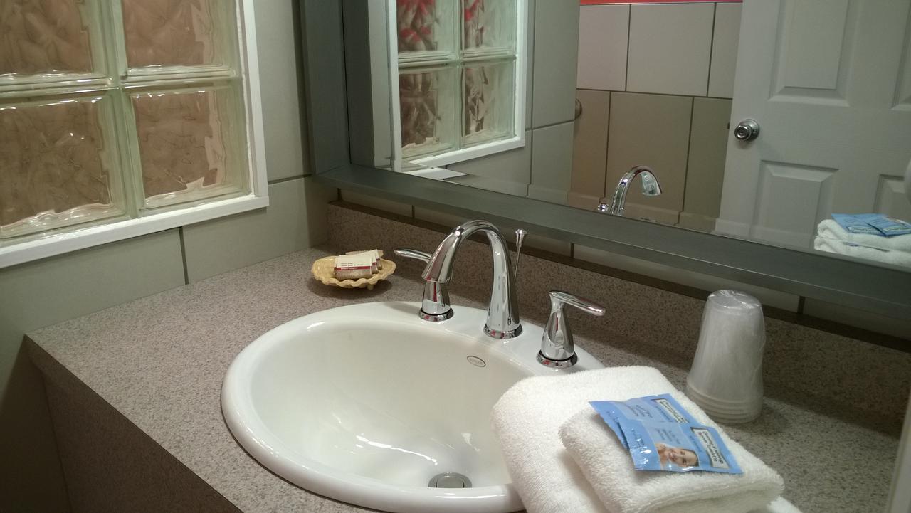 קאנאנדאיגואה Miami Motel מראה חיצוני תמונה